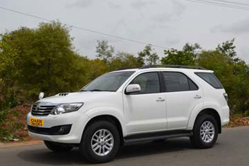 Luxury Fortuner Car Rentals Service